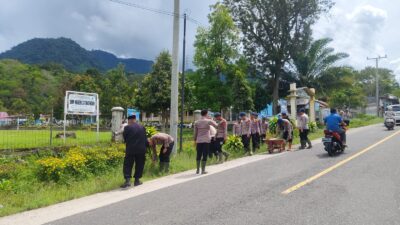 Polri di Aceh Tengah Kurve dan Gotong Royong di Dua Titik Fasilitas Pendidikan dan Kesehatan