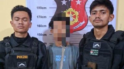 Personel Dit Samapta Polda Sumut Amankan Pemuda Bawa Samurai Saat Patroli di Wilayah Polres Pelabuhan Belawan