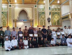 PemkabSimeulue Dukung Pembinaan Santri.Bupati Monas Tutup DaurahTahfizh Ramadhan