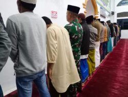 Babinsa Koramil 03/Pegasing Sholat Subuh Berjamaah Bersama Warga di Masjid Istiqomah