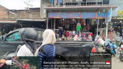 Pasar Simpang Balik Wih Pesam Dipadati Warga, Ibu-Ibu Serbu Pakaian Serba Rp35 Ribu