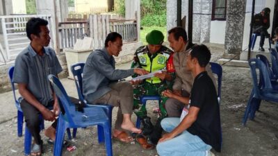 Babinsa Koramil 08/Silih Nara Laksanakan Komsos Bersama Aparatur Desa Kuala Rawa