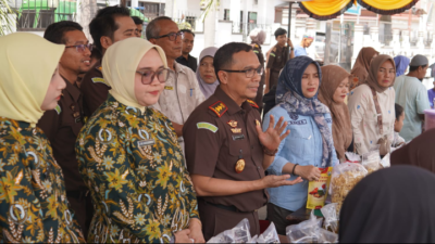 Dalam Kondisi Perekonomian Warga Yang Sedang Sulit Kejari Sijunjung Gelar Pasar Murah Menjelang Hari Raya Idul Fitri 1447 H