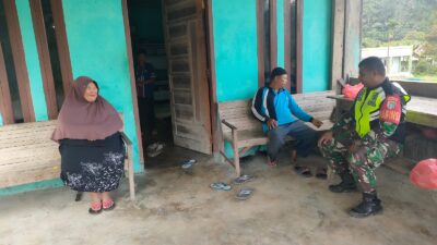 Babinsa Perkuat Komsos Bersama Masyarakat di Paya Pelu