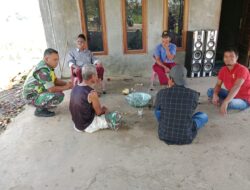 Babinsa Koramil 09/Ketol Laksanakan Komsos Bersama Warga Desa Blang Mancung