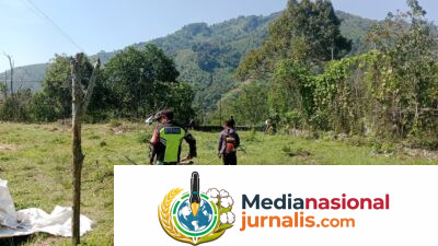 Babinsa Koramil 03/Pegasing Gotong Royong Bersama Warga Karang Bayur