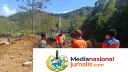 Babinsa Koramil 03/Pegasing Dampingi Penanganan Longsor di Wih Osop