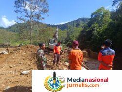 Babinsa Koramil 03/Pegasing Dampingi Penanganan Longsor di Wih Osop