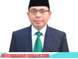 Jelang Keberangkatan, Kakanwil Kemenhaj Zulkifli Sitorus Bekali Petugas Kloter 5 dengan Pesan Kekompakan dan Pelayanan Total