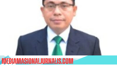 Jelang Keberangkatan, Kakanwil Kemenhaj Zulkifli Sitorus Bekali Petugas Kloter 5 dengan Pesan Kekompakan dan Pelayanan Total