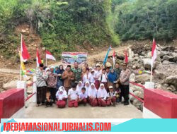 Peusejuk dan Peresmian Jembatan Aramco di Desa Uning Mas Berlangsung Khidmat