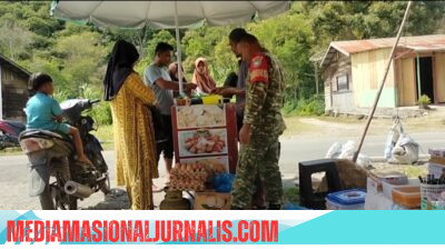 Babinsa Koramil 08/Silih Nara Pantau Harga dan Jalin Komunikasi di Pekan Kerawang