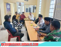 Tingkatkan Kerja Sama, Babinsa Koramil 02/Bebesen Komsos Bersama Perangkat Desa