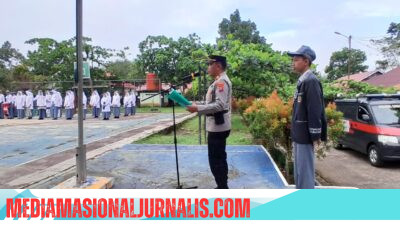 Pembina Upacara di SMAN 2, Tanamkan Kesadaran Hukum dan Disiplin Pelajar