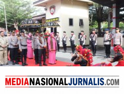 *KUNKER KE POLRES ACEH TENGGARA, KAPOLDA ACEH TEKANKAN OPTIMALISASI PELAYANAN MASYARAKAT DAN KUNJUNGI PESANTREN DARUL IMAN*