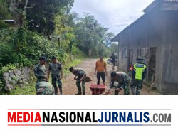 Babinsa Koramil 01/Lut Tawar Gotong Royong Bersama Warga di Desa Binaan