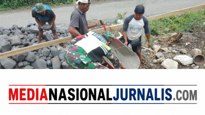 Babinsa Koramil 04/Bintang Bantu Warga Bangun Pondasi Rumah di Desa Genuren