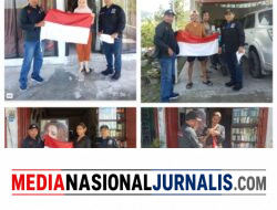 Bentuk Kepedulian Camat Wih Pesam, Ketua SWI Bagikan Bendera Merah Putih kepada Masyarakat