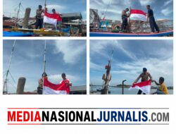 Sambut HUT ke-81 RI, Sat polairud Polres Langkat Bagikan Bendera Merah Putih kepada Nelayan