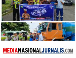 Polantas Karib Sat Lantas Polres Pelabuhan Belawan Edukasi Pengemudi Truk Tangki untuk Tertib Berlalu Lintas