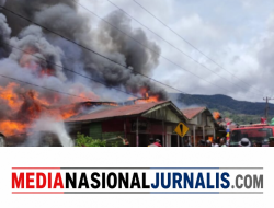 Bersama Damkar dan Masyarakat Polsek Jagong Jeget Bersama  Padamkan Kebakaran di Pasar Jagong Jeget