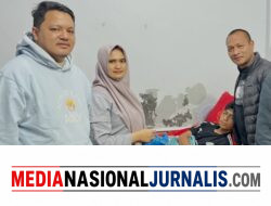 Anggota DPRK Bener Meriah Sandari Miko Jenguk Korban Pemukulan di RSUD Datu Beru Aceh Tengah