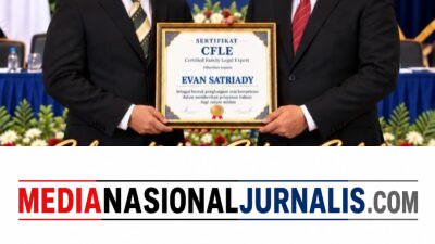 Prof Dr Sutan Nasomal Ketum YLBH Profesor Sutan Nasomal SH MH Menyematkan Gelar CFLE Kepada Evan Satriadi CFLE Untuk Berikan Pelayanan Hukum Rakyat Miskin!!!