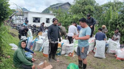Ratusan Warga Ujung Gele Gotong Royong Perkuat Bendungan Sumber Air Bersih, Kebutuhan Air Jadi Prioritas
