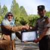 Dedikasi Edukasi Generasi Muda, Kanit Binmas Polsek Wih Pesam Raih Empat Penghargaan dari Sekolah