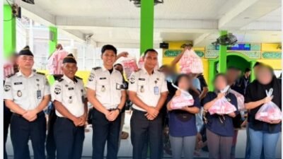Rutan Kelas IIB Tanjung Pura Bagikan Perlengkapan Mandi kepada Warga Binaan sebagai Pemenuhan Hak Dasar