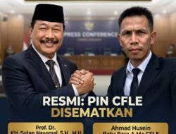 Prof. Dr. KH. Sutan Nasomal Sematkan Gelar CFLE kepada Ahmad Husein Batu Bara