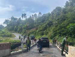 Anggota Koramil 01/Bandar Gelar Patroli Mobile Pantau Wilayah, Jembatan dan Potensi Bencana